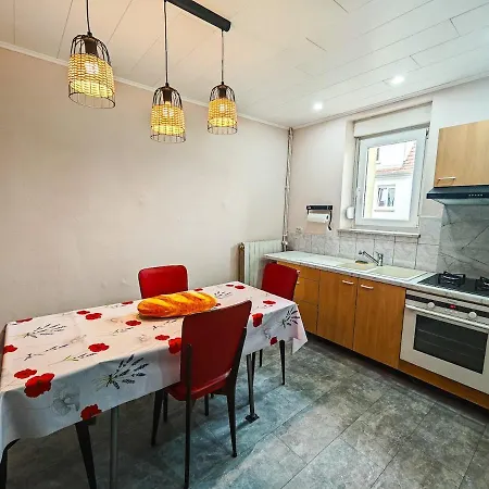 Apartment Agreable Et Atypique, Renove, Wifi, Terrasse, Jardin