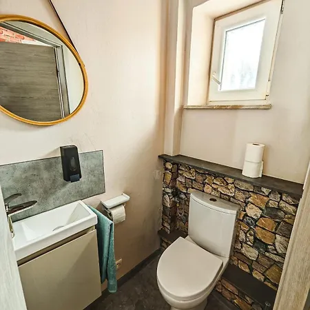 Apartment Agreable Et Atypique, Renove, Wifi, Terrasse, Jardin