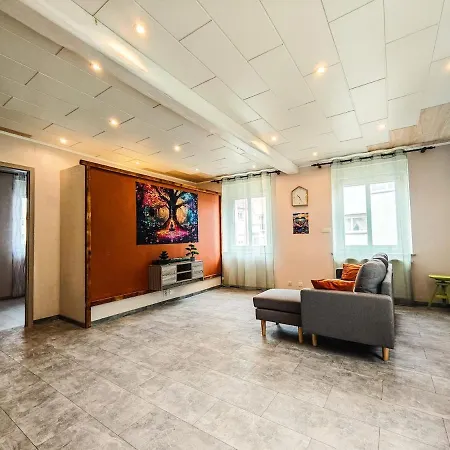 Appartement Agreable Et Atypique, Wifi, Terrasse, Jardin *