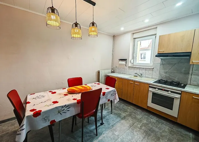 Appartement Et Atypique, Rénové, Wifi, Terrasse, Jardin